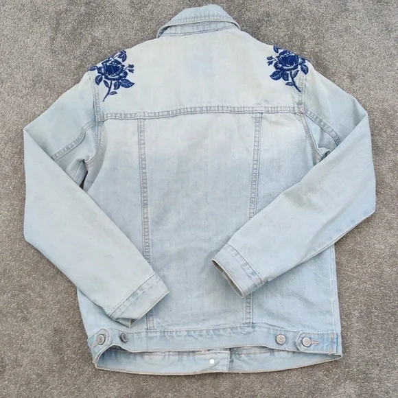 BLUENOTES boyfriend fit light blue embroidered denim jacket oversized XS - Picture 2 of 10